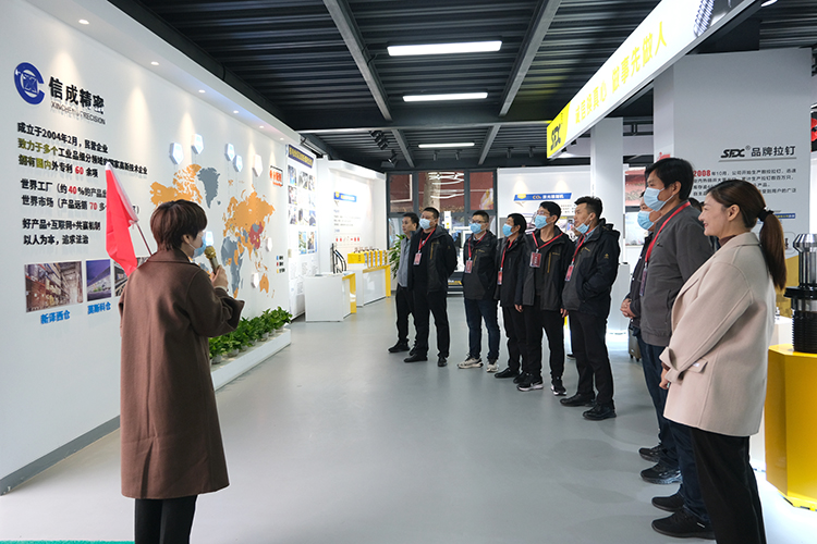 【整理】泗水機床附件行業(yè)協(xié)會來訪照片L1020褚少青 (10).jpg